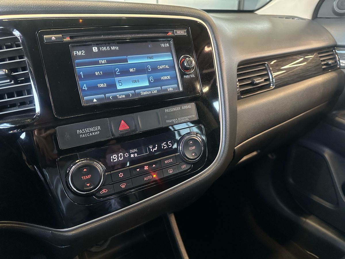 Mitsubishi Outlander 2016
