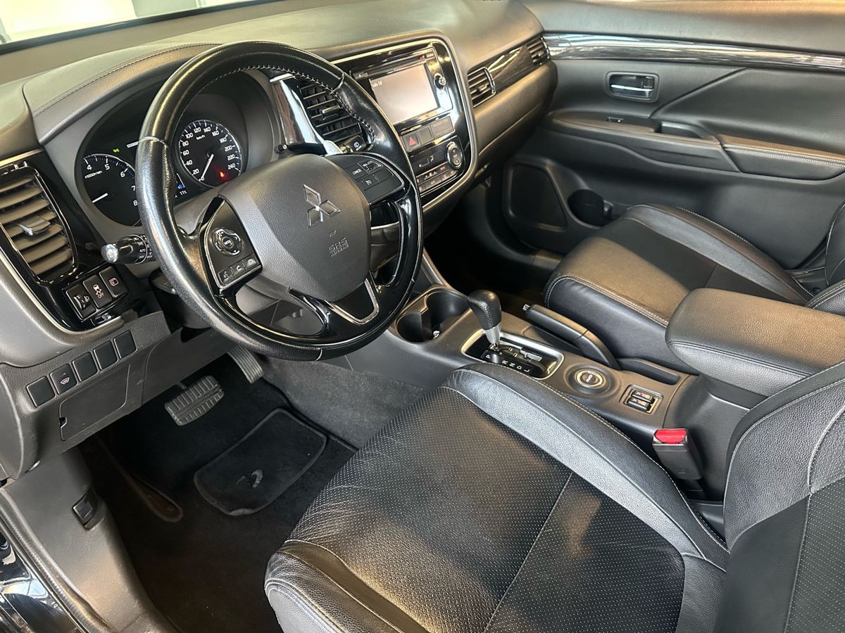Mitsubishi Outlander 2016