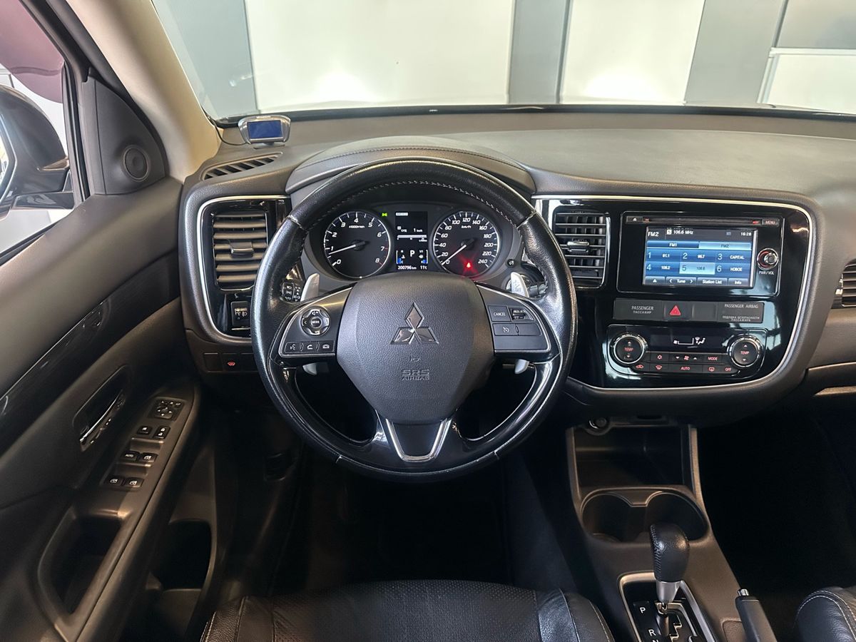 Mitsubishi Outlander 2016